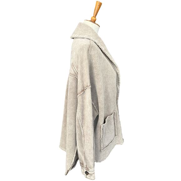 NWT Forever 21 100% Cotton Cozy Oversized Distressed Shacket Size Medium - Picture 5 of 8